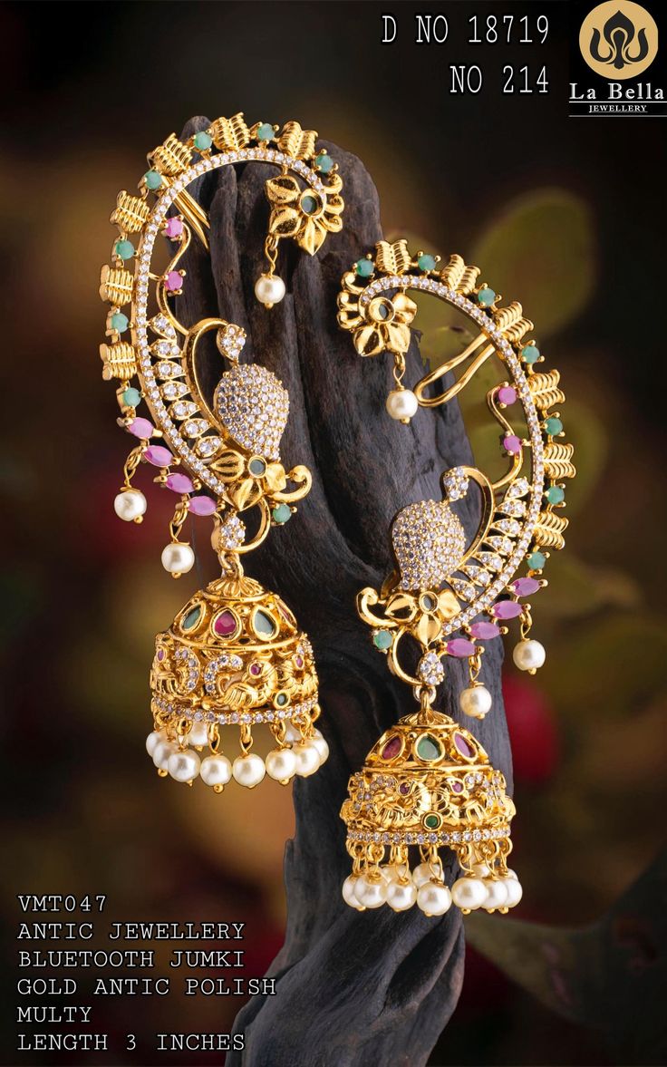 Kemp and Queen Earrings Set